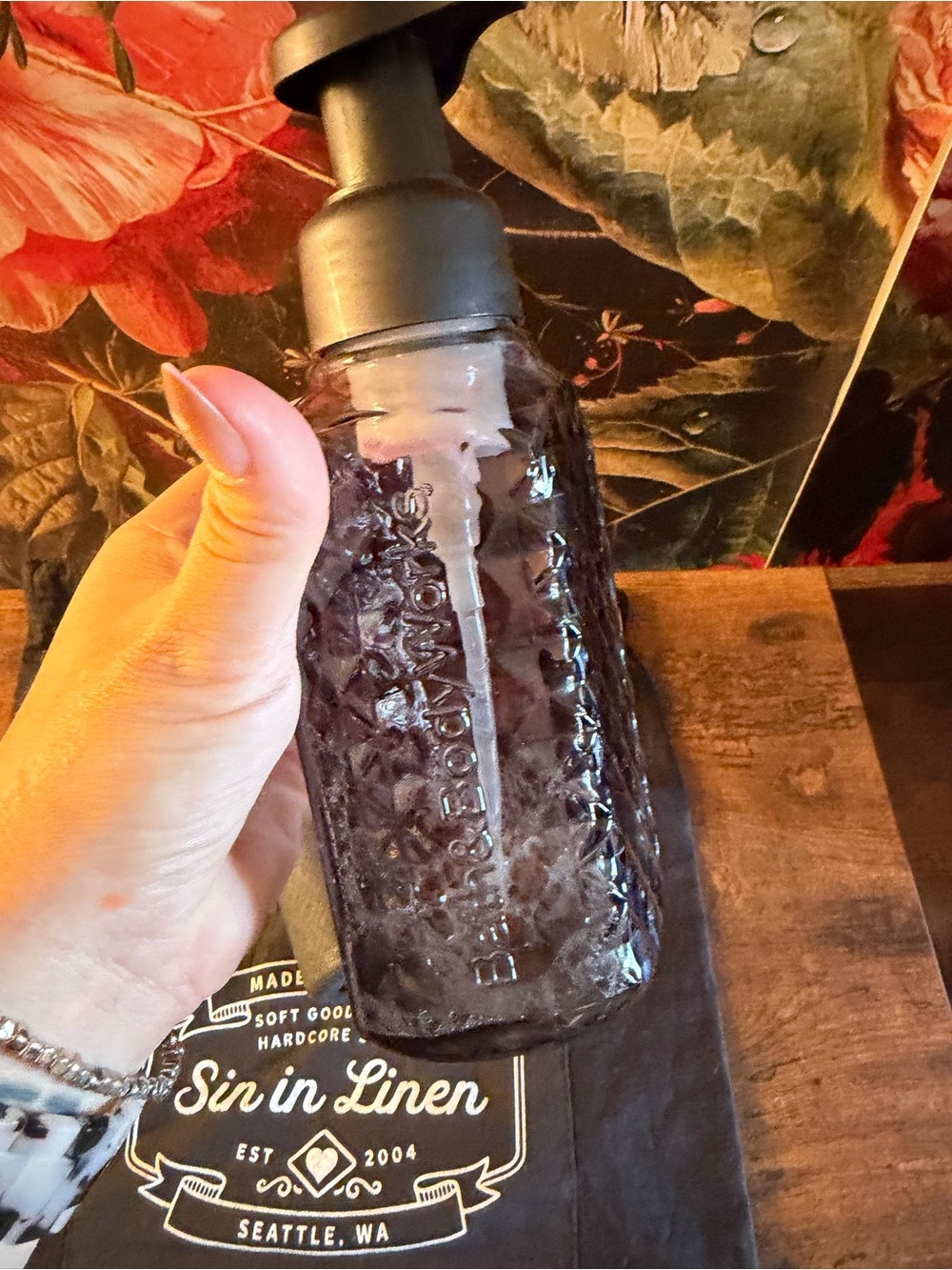 Bath and Body Works refillable black foam
Soap dispenser and hand sanitizer case - Picture 2 of 8